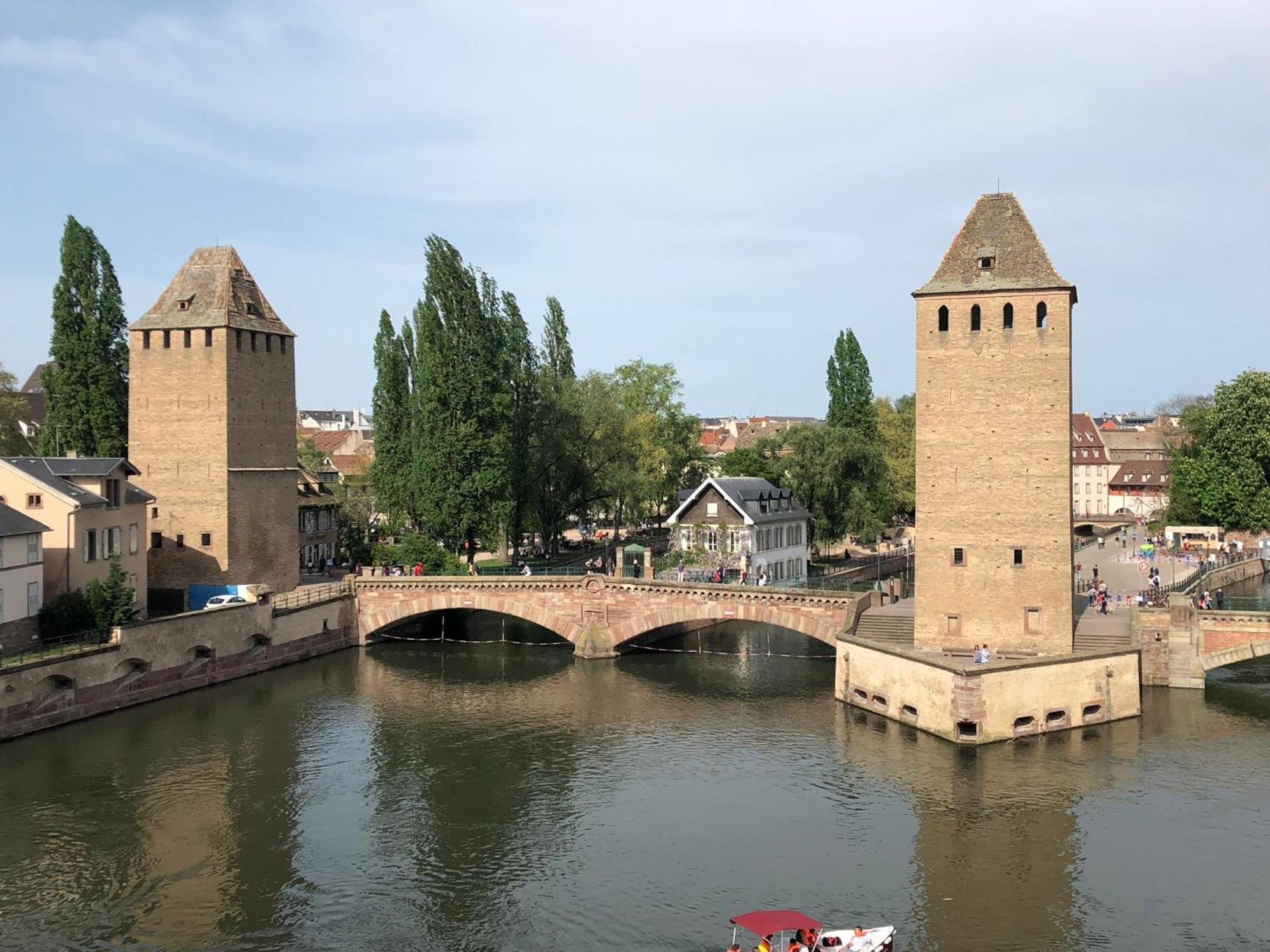 Luminous Apartment In Kehl Near Strasbourg, Conveniently Located Next To A Tram Stop With Direct Access To Strasbourg City Centre Exterior foto